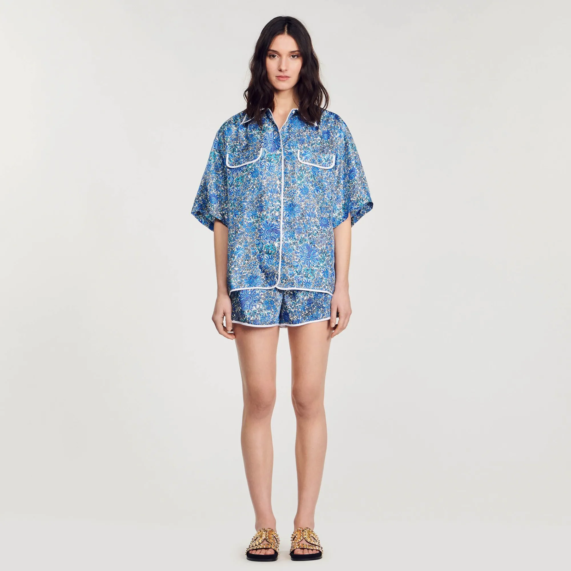 camisa_ancha_de_seda_con_flores_1.webp Conjuntos<Sandro Paris Camisa Ancha De Seda Con Flores