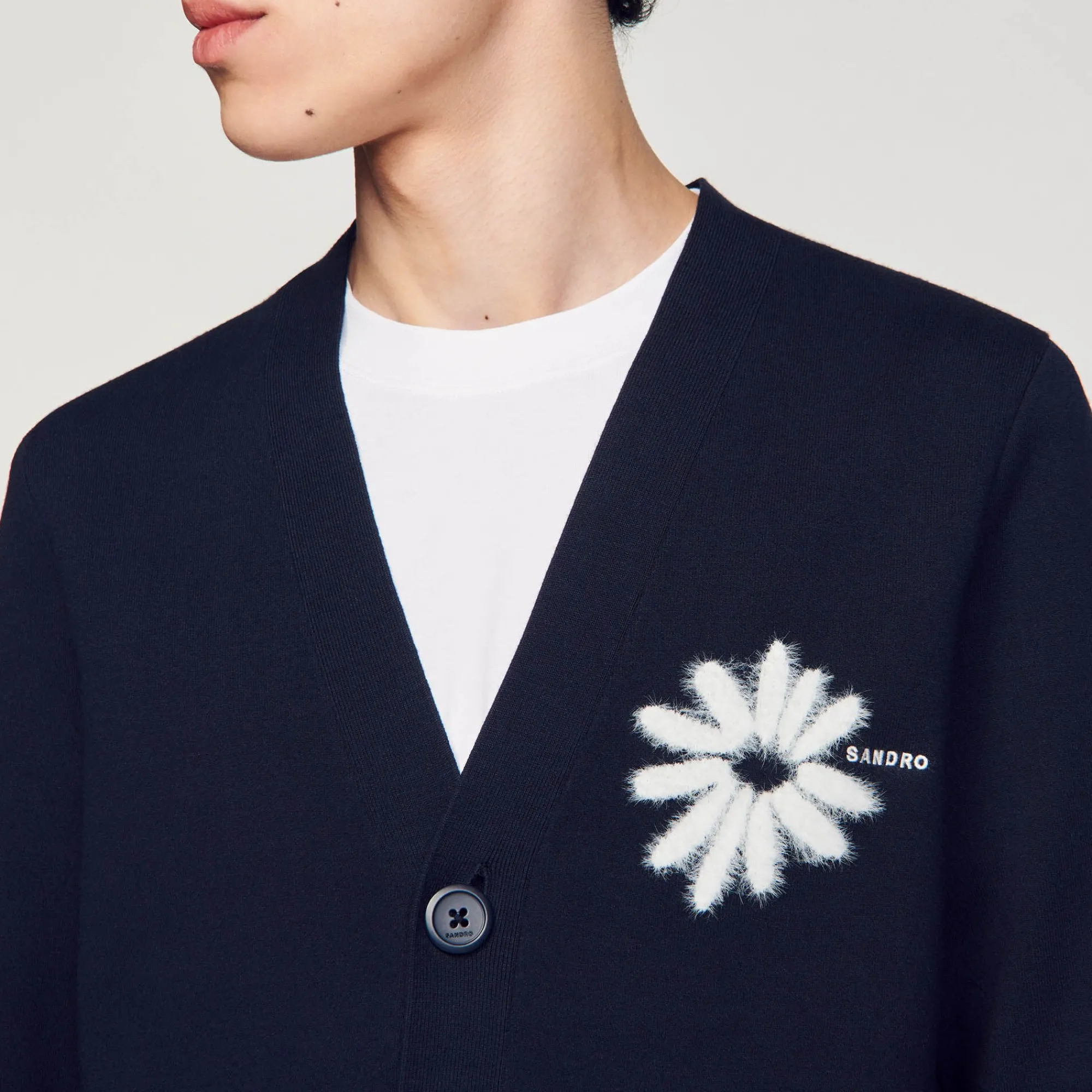 cardigan_de_punto_con_flor_de_jacquard_2.webp Jerséis & Chalecos<Sandro Paris Cardigan De Punto Con Flor De Jacquard