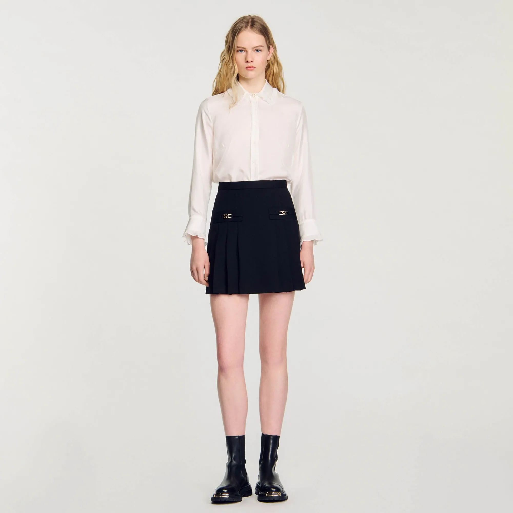 falda_corta_con_pliegues_pespunteados_1.webp Faldas & Shorts<Sandro Paris Falda Corta Con Pliegues Pespunteados