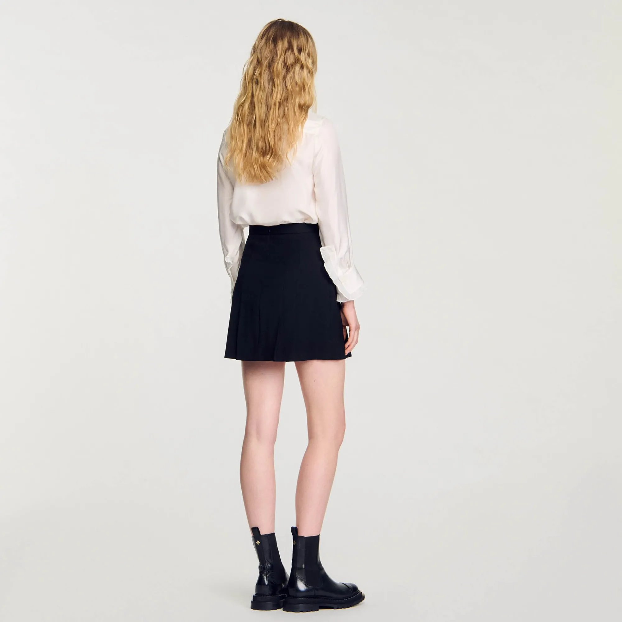falda_corta_con_pliegues_pespunteados_4.webp Faldas & Shorts<Sandro Paris Falda Corta Con Pliegues Pespunteados